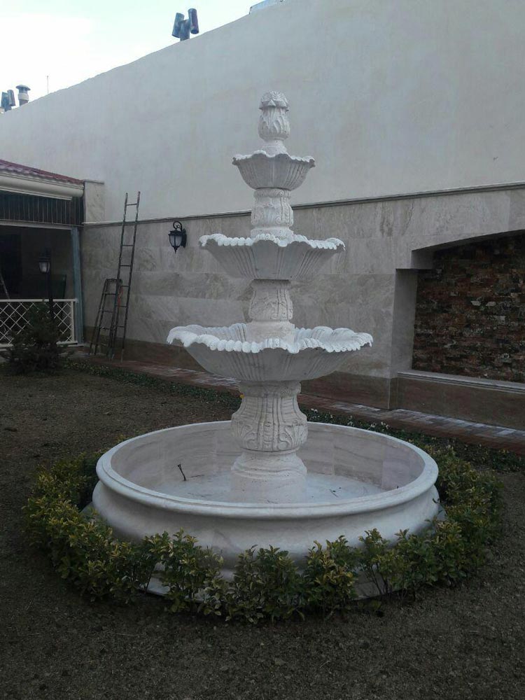 آبنما و حوضچه آب و مجسمه سنگی تزئینی