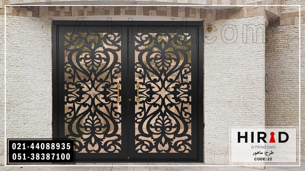 درب فلزی دو لنگه هیراد آماده ارسال همراه با بسته بندی