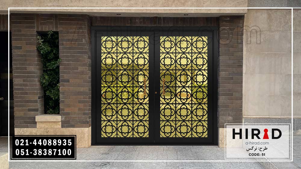 درب دو لنگه فلزی لیزری زیبا و ایمن با پوشش رنگ کوره ای تولید شده شرکت هیراد