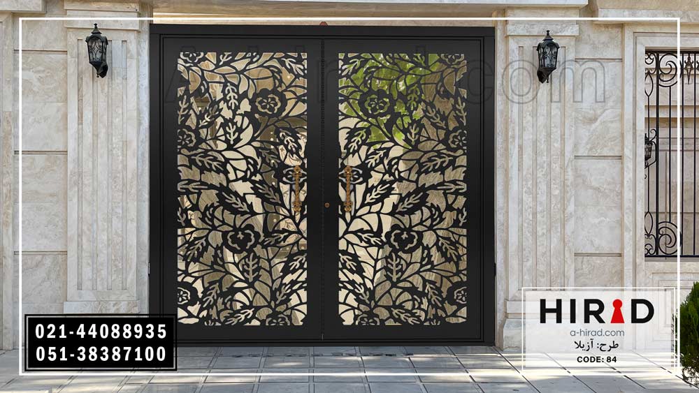 تصویر درب حیاط دولنگه هیراد با چهارچوب فلزی