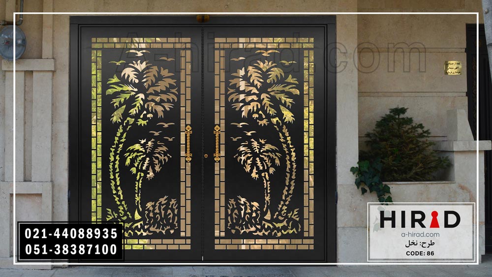 درب فلزی هیراد همراه با نوار لاستیک ضربگیر برای کاهش آسیب های ناشی  از بسته شدن ناگهانی درب 