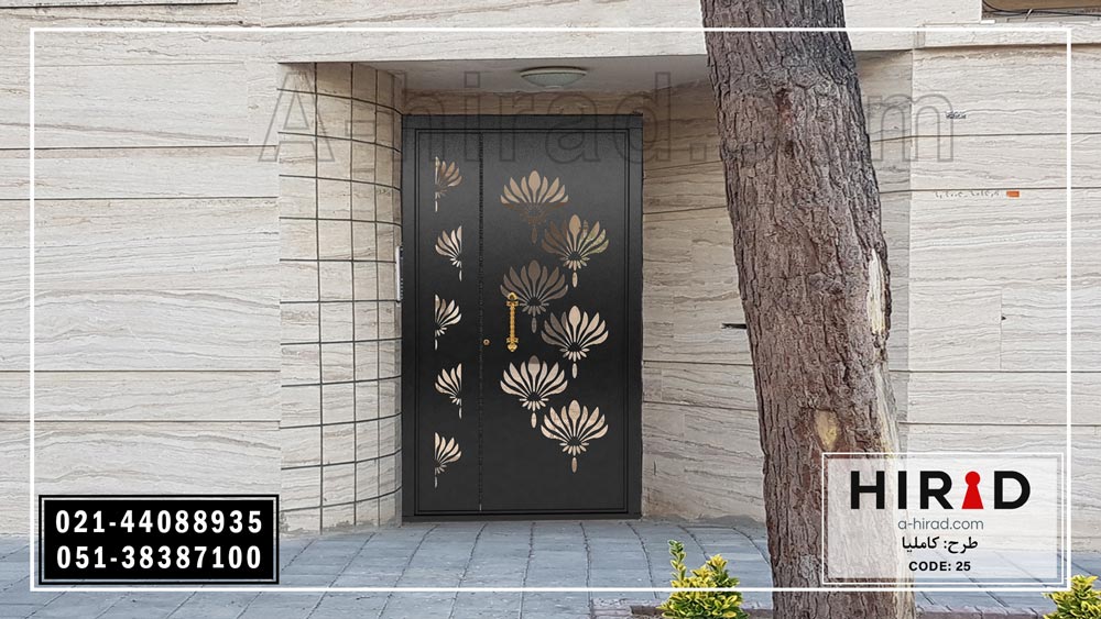 درب یک و نیم لنگه فلزی لیزری با چهارچوب فولادی مناسب برای ورودی نفر رو طرح کاملیا هیراد
