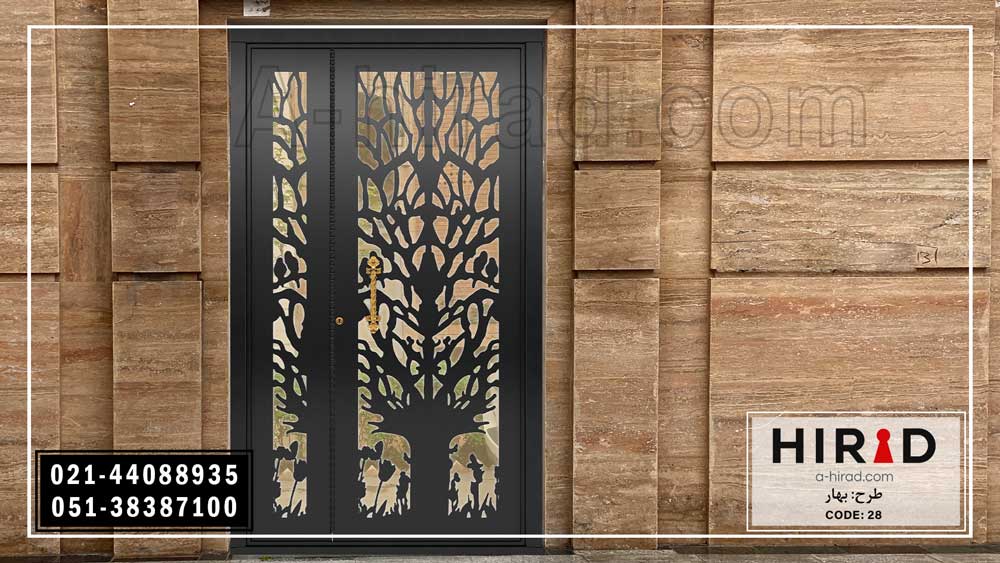 درب یک و نیم لنگه فلزی دارای لولای مستحکم