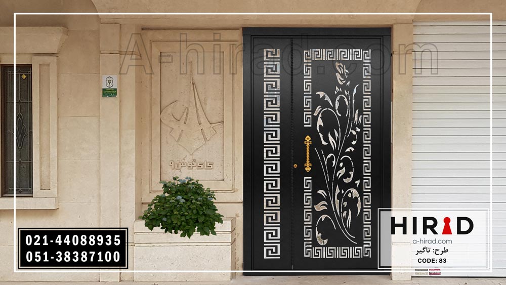 تصویر درب لابی هیراد همراه با نوار ضربگیر دور تا دور درب