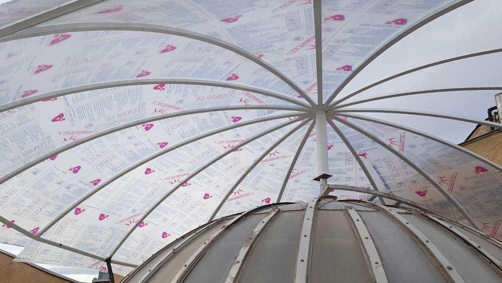 ساخت و نصب&nbsp; نور گیر پلی کربناتی چند ضلعی و گرد هتل شرکت نفت